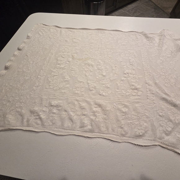 Ivory Crochet Table Cover - Picture 3 of 17